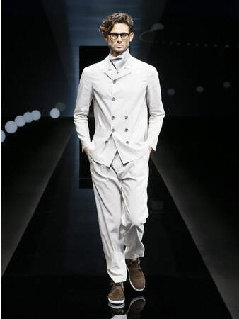 チームを持つほどの大のバスケファン! アルマーニがバッシュからインスピレーションを受けた新作スニーカーが登場