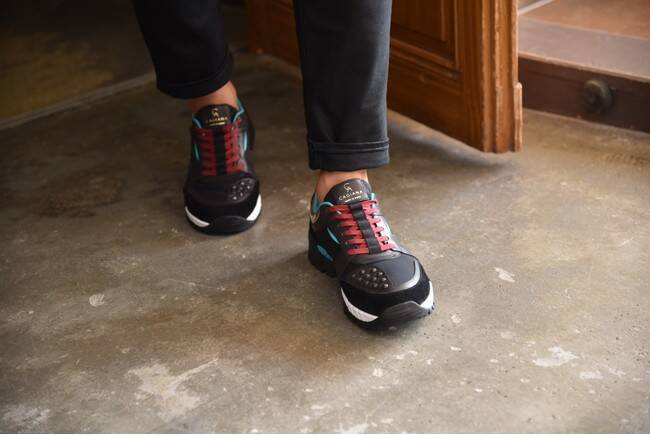 充実したオフを過ごすのにぴったり! オーダーシューズ専門の職人がつくるオーダーメイドのスニーカー