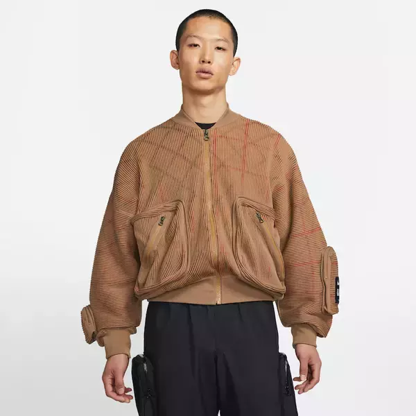 「ナイキ×アンダーカバー最新作、フットウェア「オーバーブレイク」&ボンバージャケットを発売」の画像