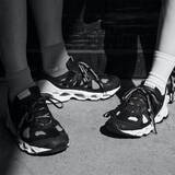 「ビューティフルピープルとミズノが初コラボ、スニーカーとバックパックを発表。DSMGでの先行発売も」の画像4