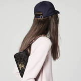 「セリーヌ 2021年春夏新作、メゾンのアイコンバッグ「トリンオフ」のショルダータイプが発売」の画像5