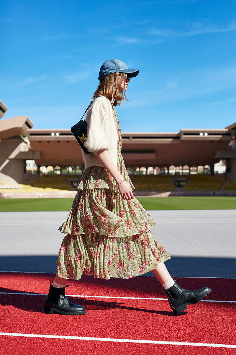 セリーヌ 2021年春夏新作、メゾンのアイコンバッグ「トリンオフ」のショルダータイプが発売