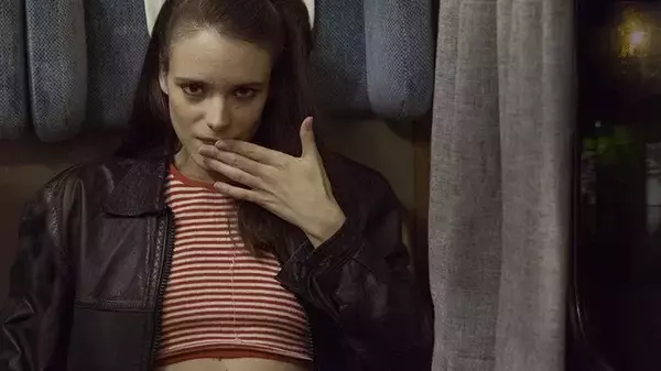 映画『ニンフォマニアック』の女優ステイシー・マーティン、ミュウミュウの広告に抜擢