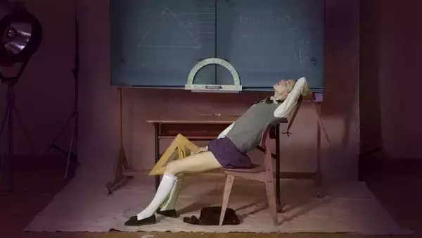 「映画『ニンフォマニアック』の女優ステイシー・マーティン、ミュウミュウの広告に抜擢」の画像