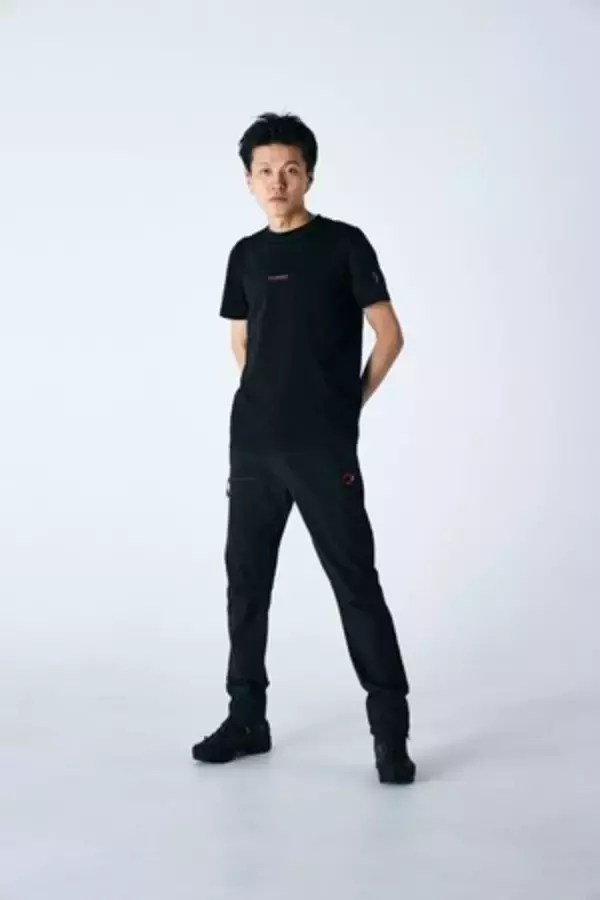 「春先のアウターとしても大活躍! マムートより「黒×赤」マンモスロゴのカプセルコレクションが登場」の画像