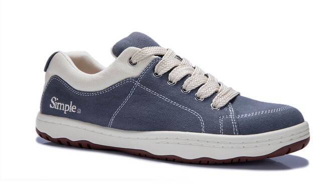 クラウドファンディングで復活したフットウエアブランド「Simple®」から復刻アイテムを販売