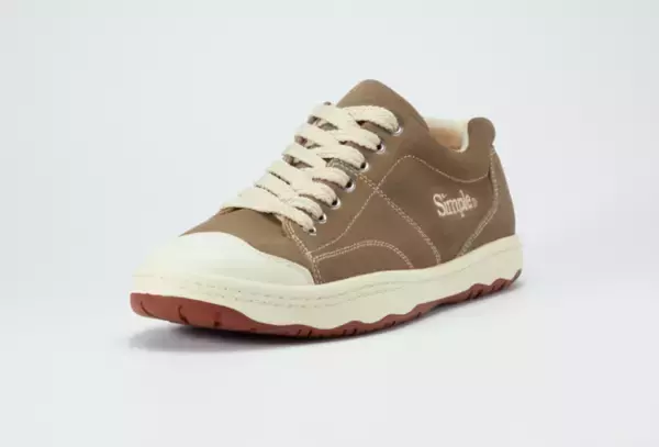 「クラウドファンディングで復活したフットウエアブランド「Simple®」から復刻アイテムを販売」の画像