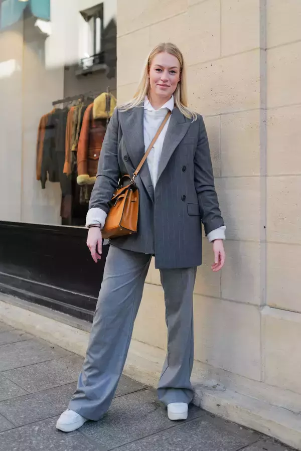 「若者人気はリラックスウエア、カジュアルに着こなす「ワントーンコーデ」【パリスナップ】」の画像