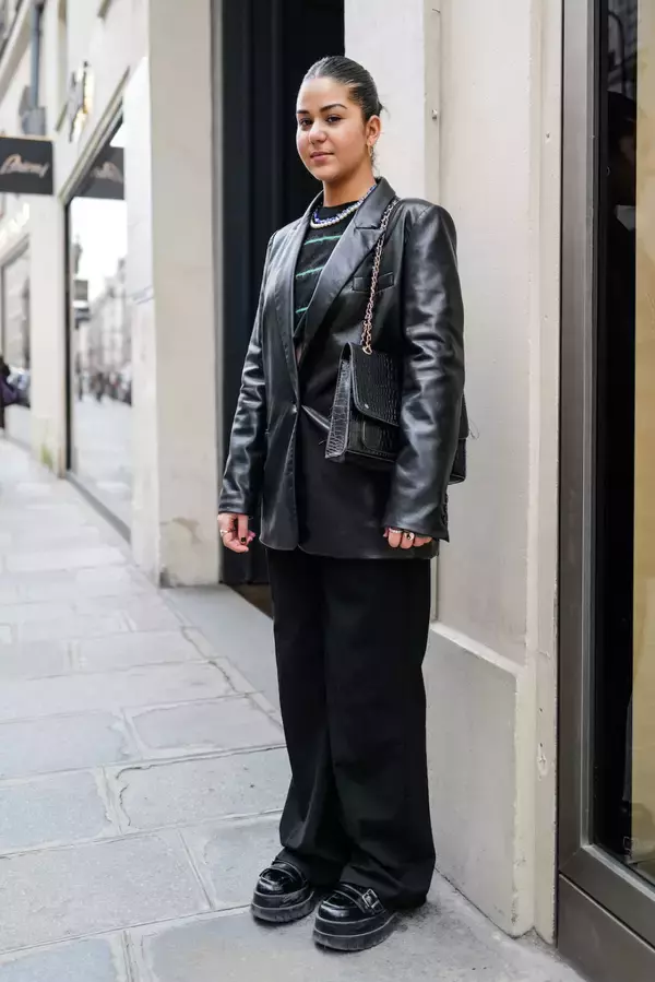 「若者人気はリラックスウエア、カジュアルに着こなす「ワントーンコーデ」【パリスナップ】」の画像