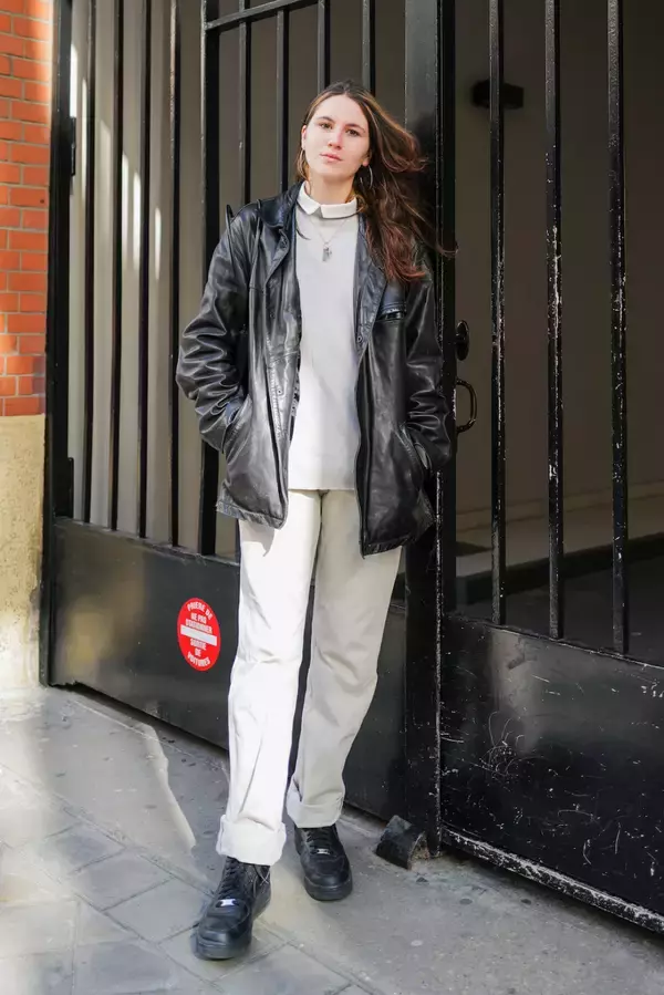 「若者人気はリラックスウエア、カジュアルに着こなす「ワントーンコーデ」【パリスナップ】」の画像