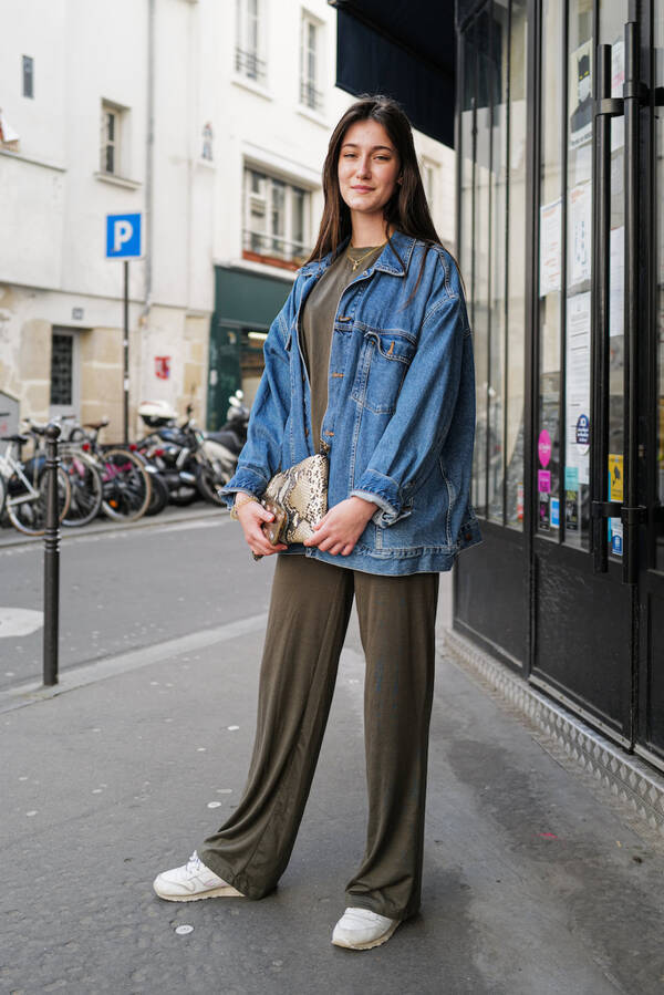 若者人気はリラックスウエア カジュアルに着こなす ワントーンコーデ パリスナップ 21年3月18日 エキサイトニュース