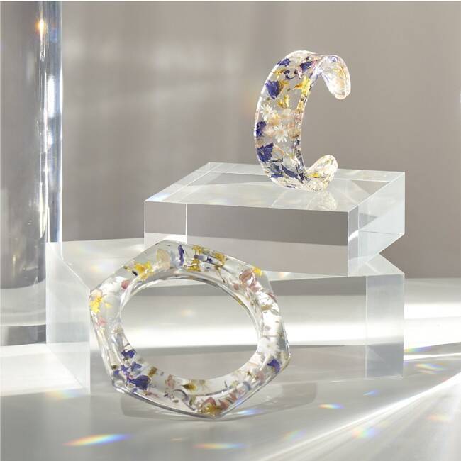 オンワード樫山がアンリアレイジ・森永邦彦とのタッグで新ブランドをローンチ。コンセプトビジュアルには平手友梨奈が出演