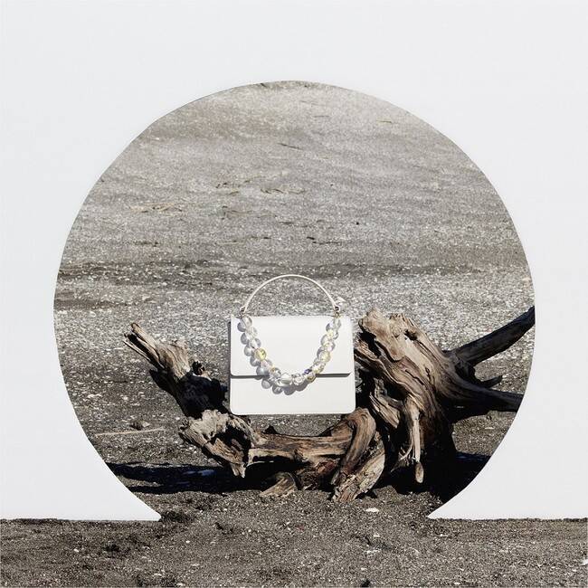 オンワード樫山がアンリアレイジ・森永邦彦とのタッグで新ブランドをローンチ。コンセプトビジュアルには平手友梨奈が出演