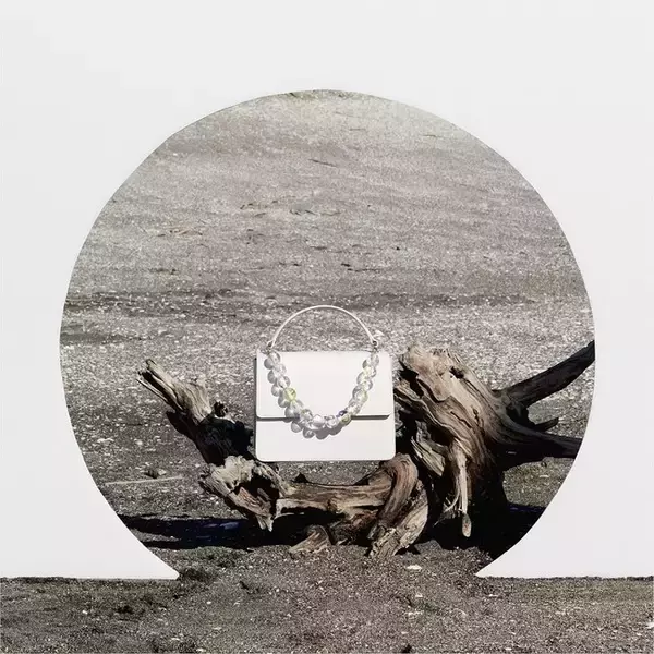 「オンワード樫山がアンリアレイジ・森永邦彦とのタッグで新ブランドをローンチ。コンセプトビジュアルには平手友梨奈が出演」の画像