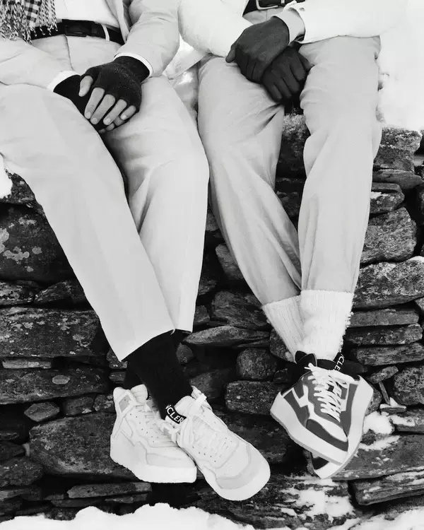 「モンクレールが新作スニーカーを発売、90年代のバスケットボールシーンを思わせるディテールに注目」の画像