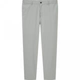 「ユニクロ×セオリー、2021春夏第一弾はメンズウェア。シンプルでモダンなジャケットが登場」の画像6