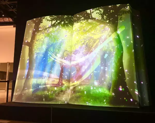 「いきものがかり「SAKURA」がネイキッドのプロジェクションマッピングに! 角川武蔵野ミュージアムで期間限定公開」の画像