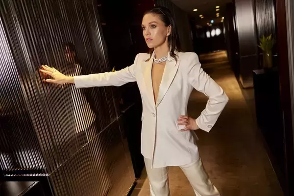 「ロサンゼルスで開催された第27回SAGアワード授賞式にニコール・キッドマンらがジョルジオ・アルマーニを纏って登壇」の画像