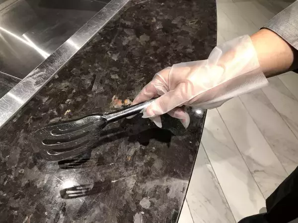 「ホテルシェフが作る贅沢キャンプ料理を愉しむ! リーガロイヤルホテル京都でColemanとコラボした「ホテキャン ビュッフェ」開催」の画像