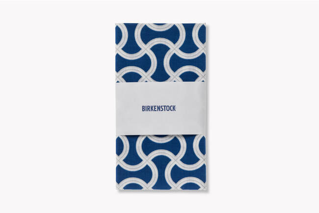 こだわりのワントーンで大人のビルケンシュトック。アーバンリサーチドアーズから別注モデル発売