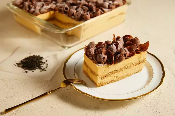 「コーヒーorティー、どっちにする? スタバが運営するベーカリー・プリンチ®から2つのティラミスが登場」の画像