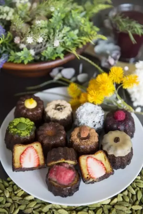 カヌレ専門店「bOB」が原宿にオープン! 表面はカリッと中はトロりと溶けるほど滑らかな『半熟カヌレ』