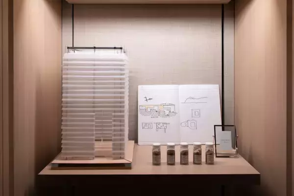 「建築家・青木淳の思考に「タッチ」。ロロ・ピアーナ銀座店で『The Touch Of Architecture』展スタート」の画像