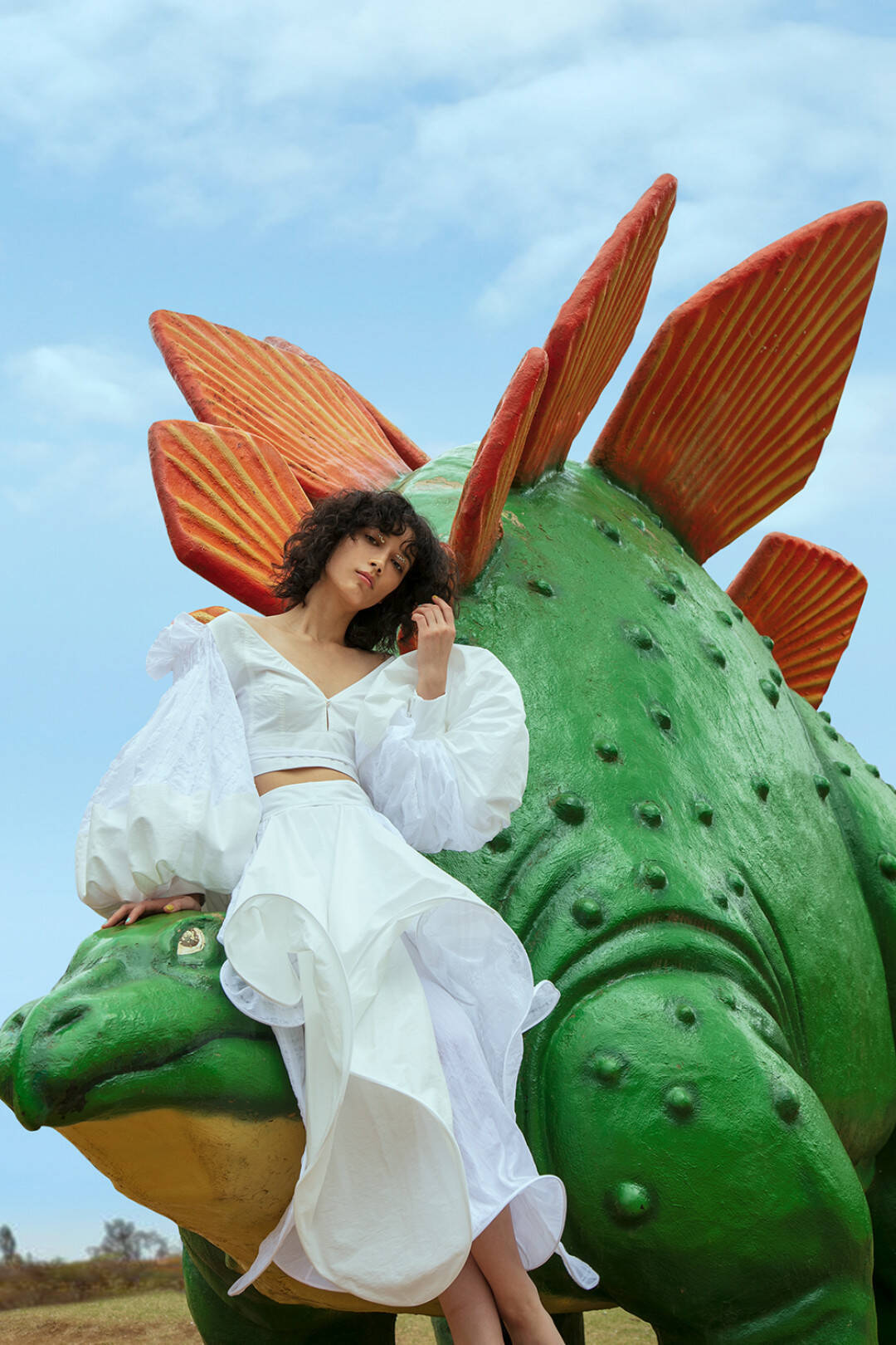 Our Fashion Story【vol.3_ロエベ、時空を旅するドレスアップ。新藤マリアとストレンジャー・トリップ】