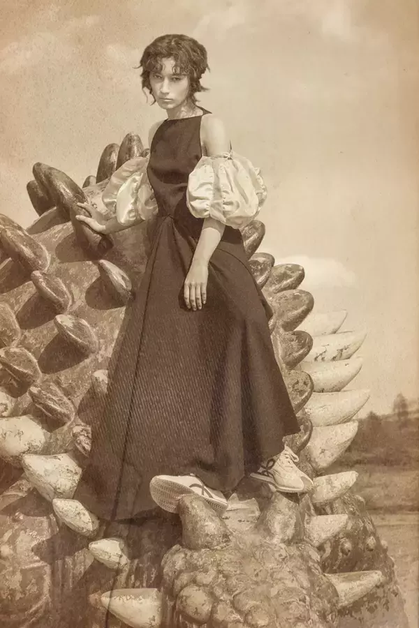 「Our Fashion Story【vol.3_ロエベ、時空を旅するドレスアップ。新藤マリアとストレンジャー・トリップ】」の画像