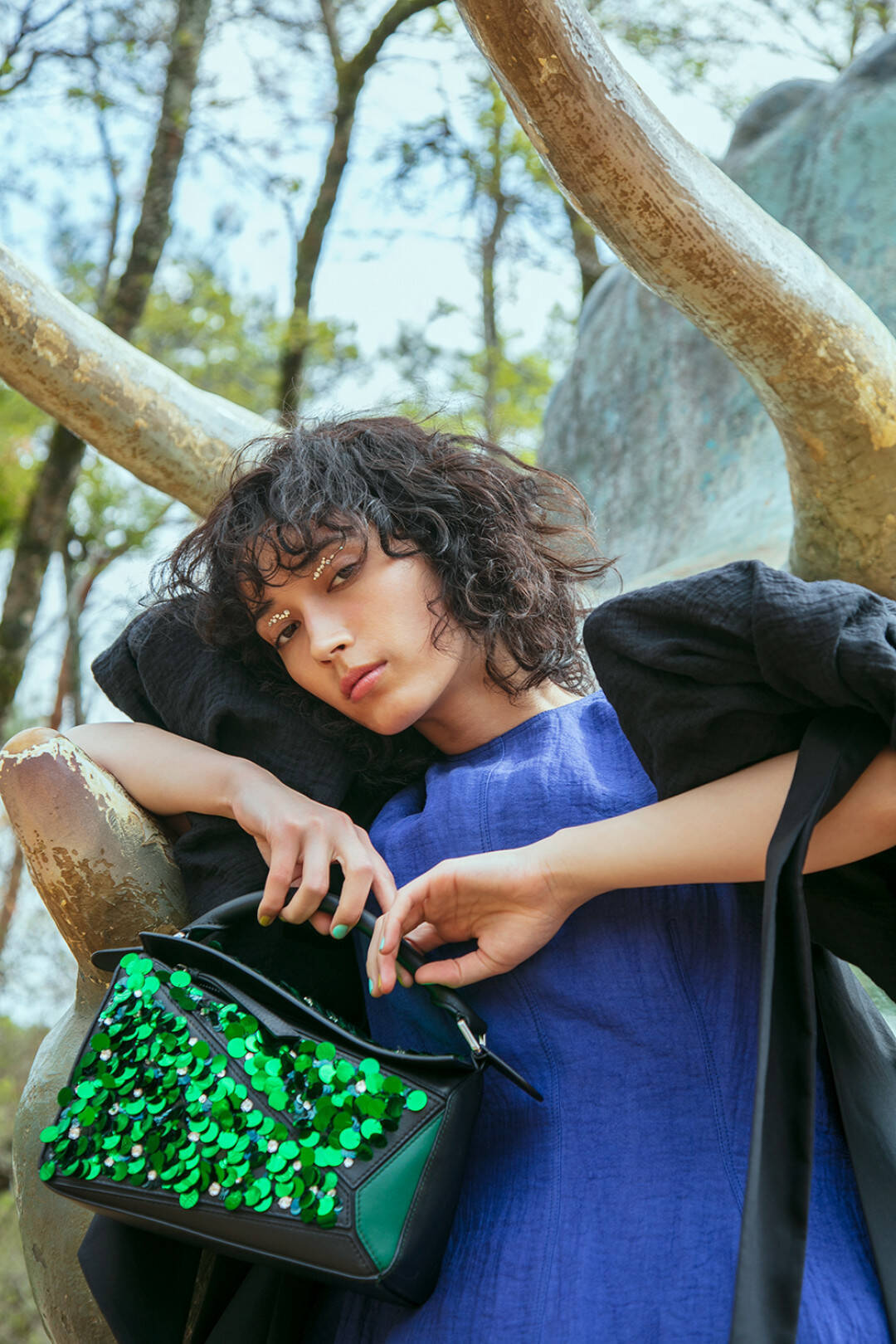 Our Fashion Story【vol.3_ロエベ、時空を旅するドレスアップ。新藤マリアとストレンジャー・トリップ】