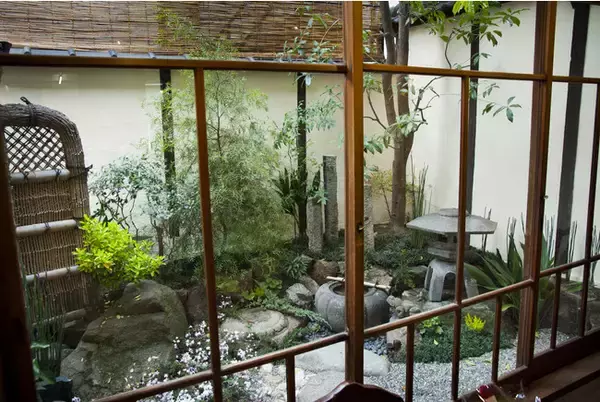 「大阪の下町・城東に古民家をリノベーションしたアフタヌーンティーのお店がオープン」の画像