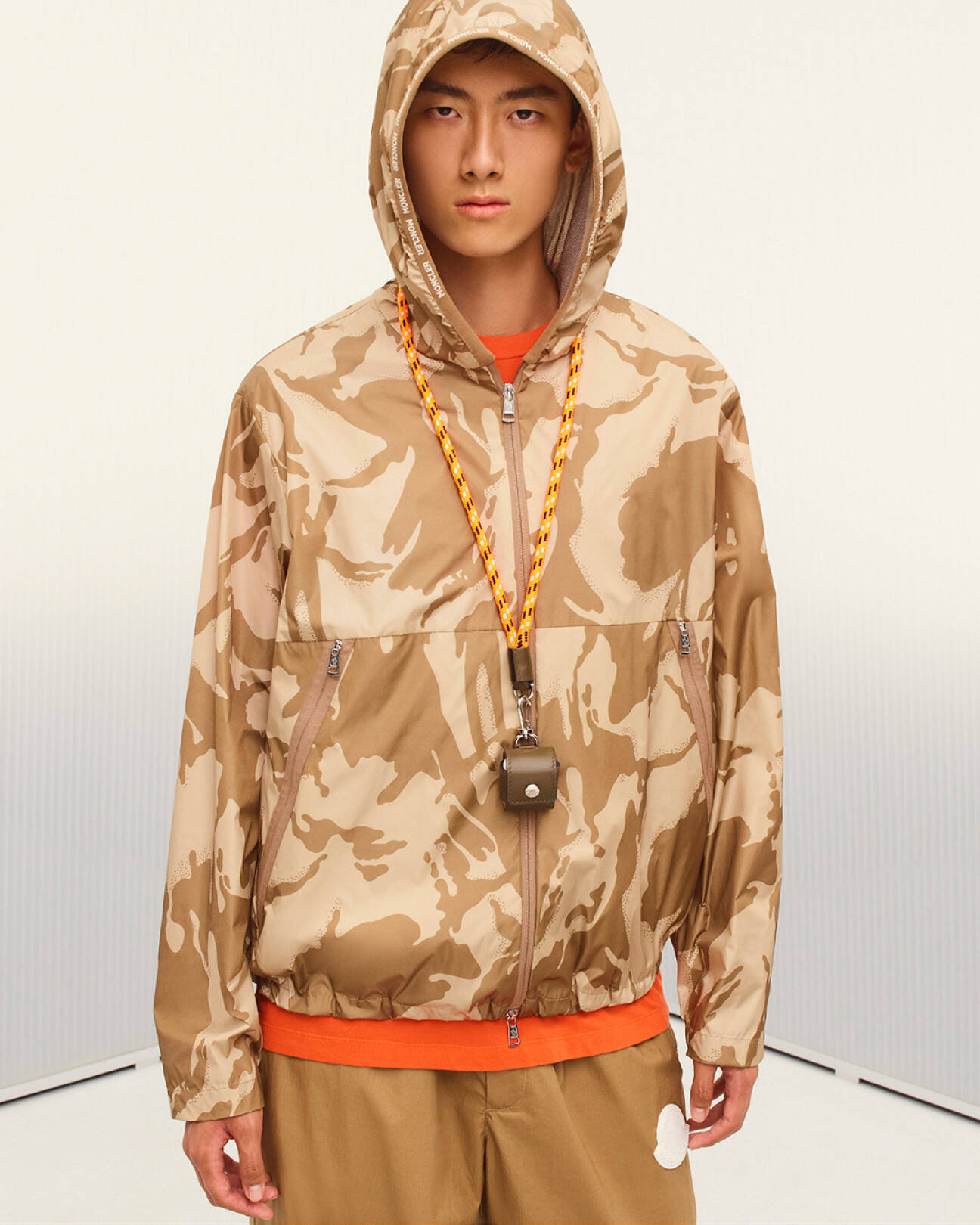 モンクレール 2021春夏メンズ、機能的なカジュアルアイテムがそろう「EVADING CONVENTION」