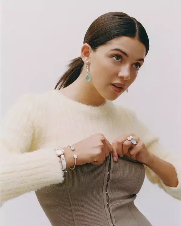 ブシュロンから新しい宝石「アクアプレーズ」を組み合わせたセルパンボエムの新作7点を発売