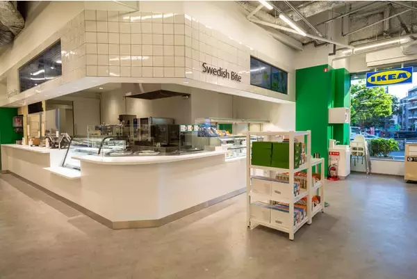 「IKEA新宿が5月1日にオープン! 日本のイケアで初めての量り売りデリが楽しめる「スウェーデン バイツ」も併設」の画像