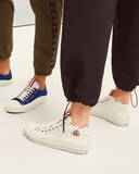 「モンクレールからヴァルカナイズソールの新型スニーカーが登場。メンズ、ウィメンズで展開」の画像1