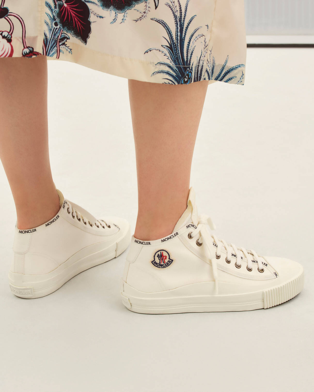 モンクレールからヴァルカナイズソールの新型スニーカーが登場。メンズ、ウィメンズで展開