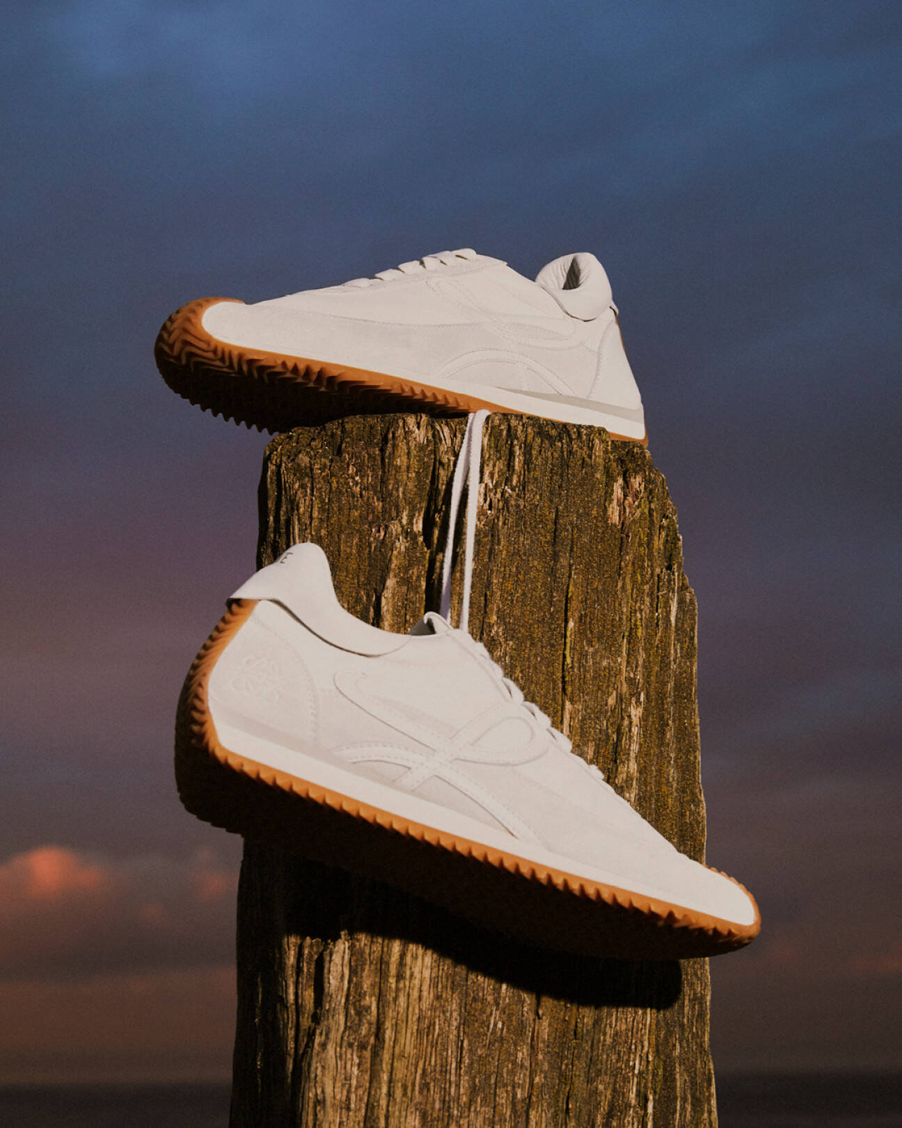 ロエベ 2021春夏新作スニーカー「フローランナー」がリリース、70'sのトラック・スニーカーから着想