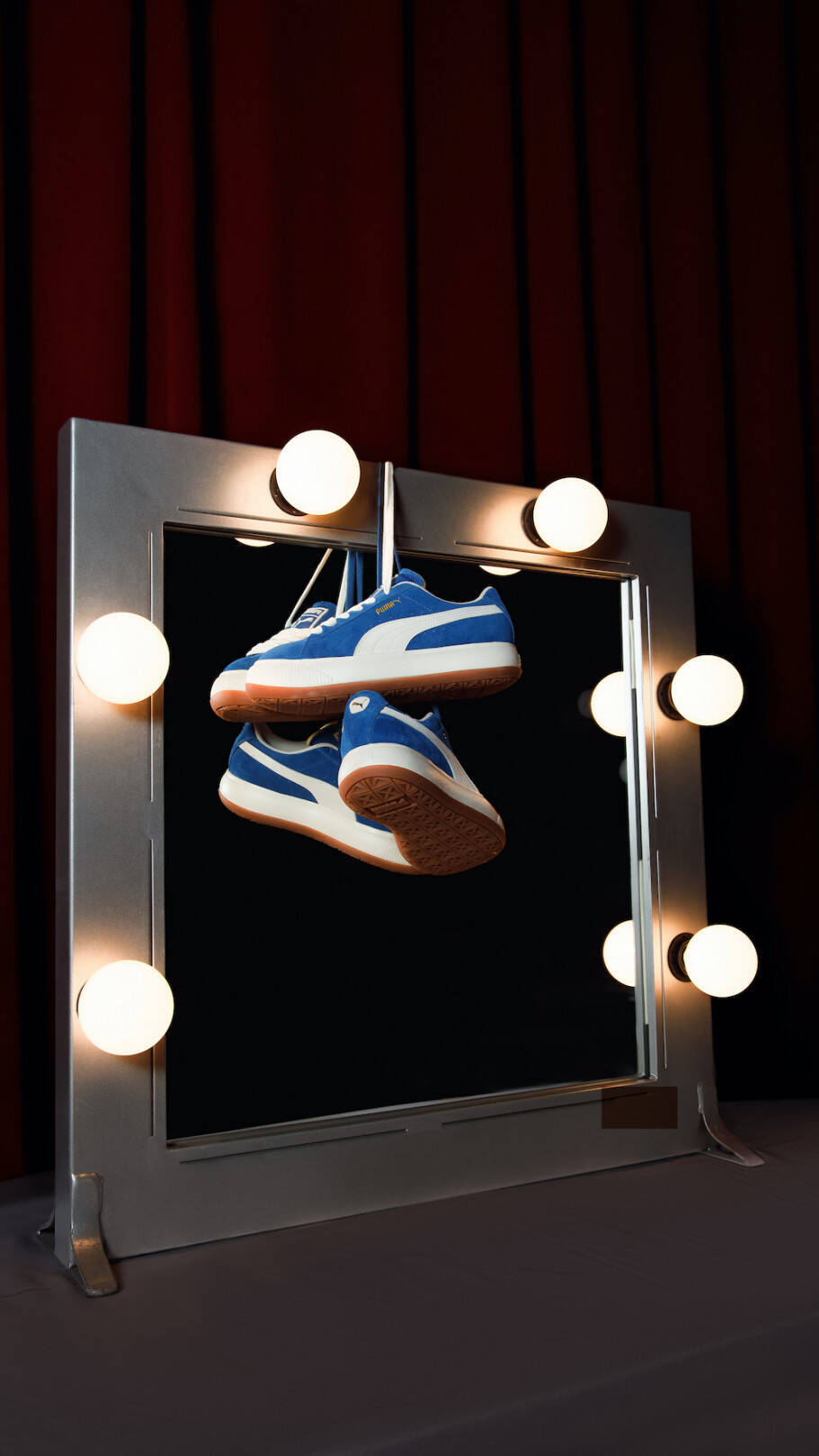 英国のポップスター デュア・リパが履くのは、プーマの新作スニーカー「スウェード マユ アップ」!