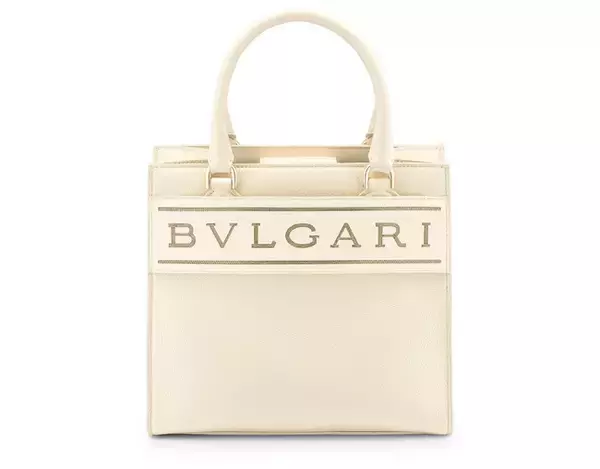 「ブルガリの新作トートバッグは「BVLGARI」のロゴをデザイン要素の中心に据えた新スタイル」の画像