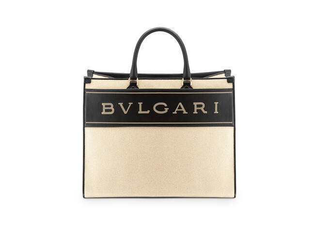 ブルガリの新作トートバッグは「BVLGARI」のロゴをデザイン要素の中心に据えた新スタイル