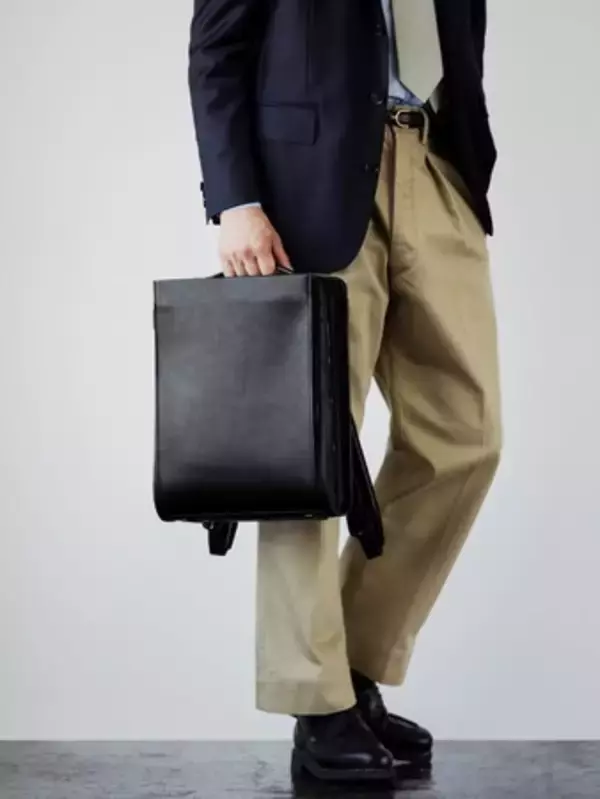 「土屋鞄製造所からオンオフ使えるコンパクトな「革のビジネスリュック」が新発売」の画像
