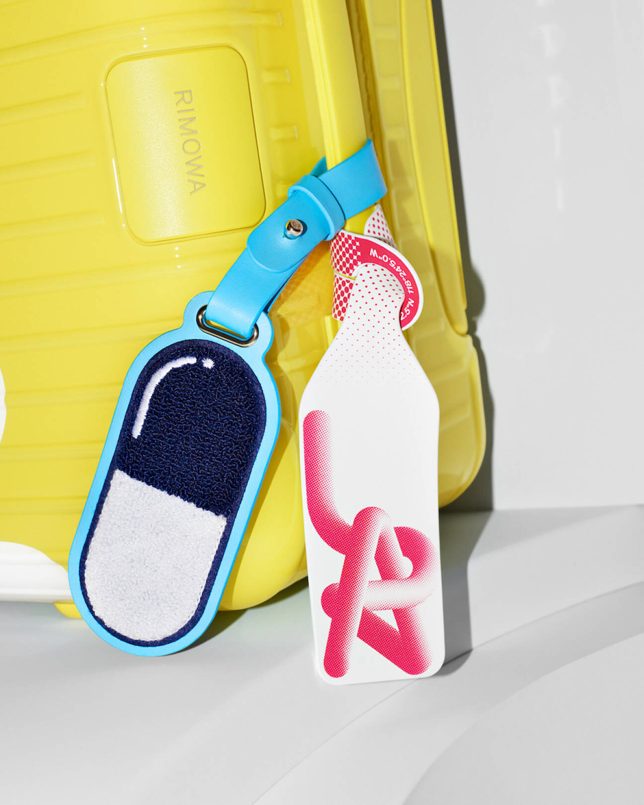 リモワとカオスが初コラボ、限定のスーツケースとトラベルアクセサリーを発売。世界先行発売情報も