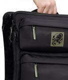 「リモワとカオスが初コラボ、限定のスーツケースとトラベルアクセサリーを発売。世界先行発売情報も」の画像8