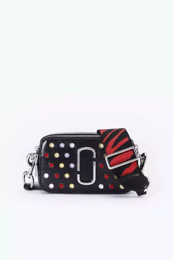 「マーク ジェイコブスのアイコンバッグ「THE SNAPSHOT」にパルコ渋谷店と公式オンラインストア限定カラーが登場」の画像