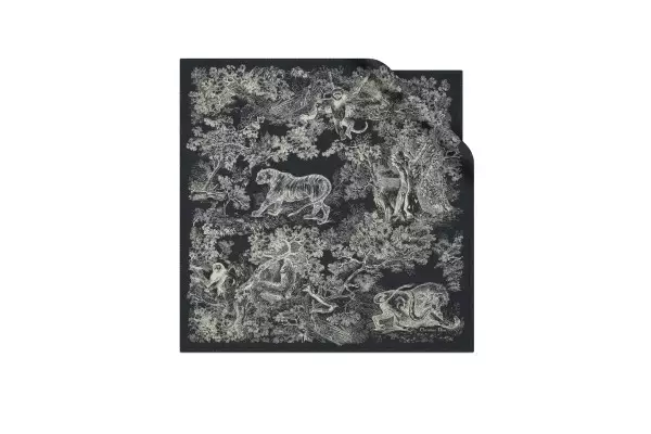 「優美で落ち着きに満ちた時間へと誘う。マリア・グラツィア・キウリがデザインした新作ラウンジウエアコレクション」の画像