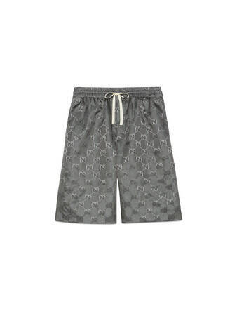 「Gucci Off The Grid」コレクションに新色のアッシュグレーが登場