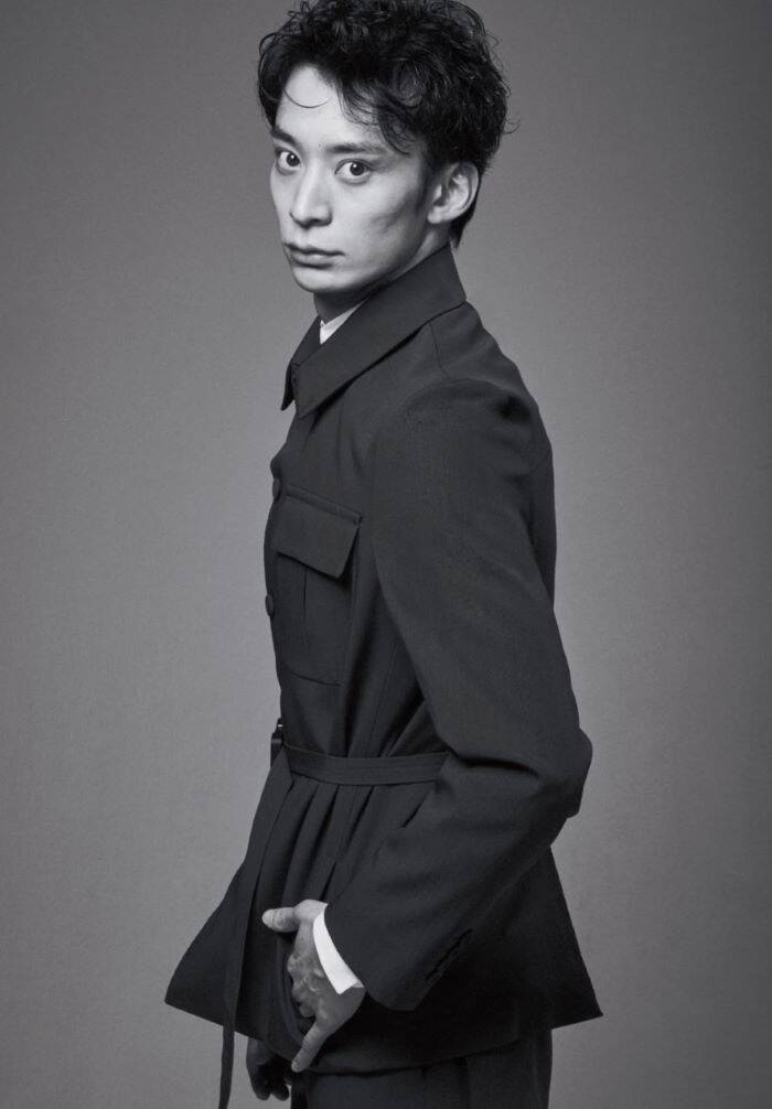 イセタンメンズのファッションマガジン『EPOCH / エポック』公開。アスリート・入江陵介がラグジュアリーファッションを纏う