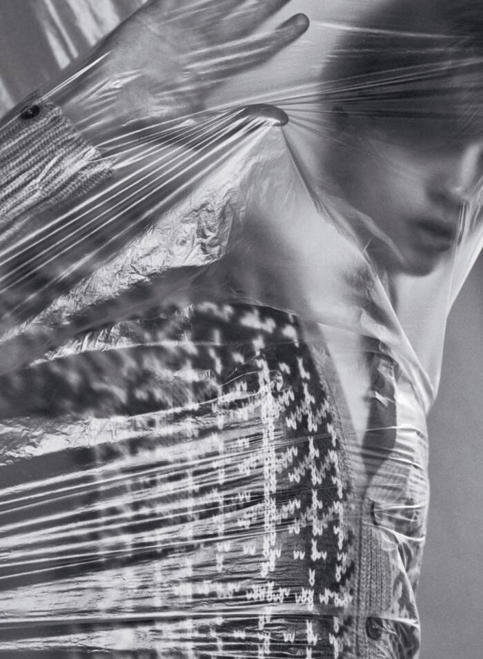 イセタンメンズのファッションマガジン『EPOCH / エポック』公開。アスリート・入江陵介がラグジュアリーファッションを纏う