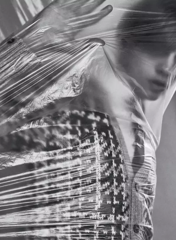 「イセタンメンズのファッションマガジン『EPOCH / エポック』公開。アスリート・入江陵介がラグジュアリーファッションを纏う」の画像