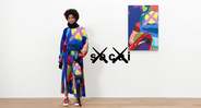 sacai x KAWS、カウズ作品を落とし込んだアウターやニットなどを展開。キッズウエアも店舗限定発売